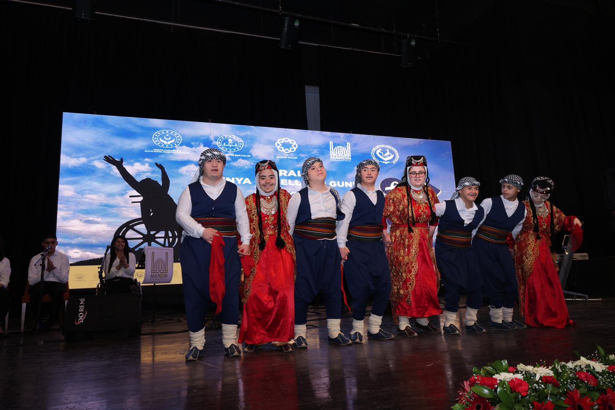 📌 3 Aralık Dünya Engelliler Günü Programı

Valimiz Sayın <a href="/tuncay_akkoyun/">Tuncay Akkoyun</a> , "3 Aralık Dünya Engelliler Günü" münasebetiyle düzenlenen programa katıldı.

Valiliğimiz ve Büyükşehir Belediyemiz işbirliğinde Millî Eğitim Müdürlüğünde düzenlenen program, saygı duruşunda bulunma ve