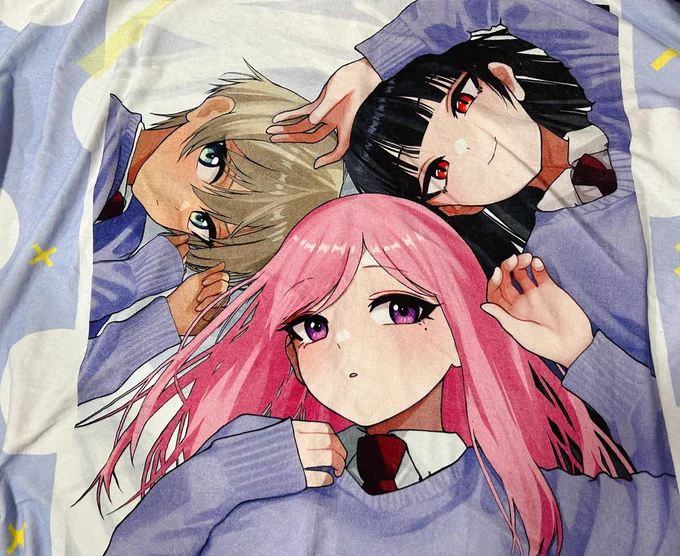 『楠木さんは高校デビューに失敗している』"めちゃでかタオル"が、抽選で1名に当たるそうです 私も編集さんからいただいたのですが、あったかいです! あと、非売品なのでレアです…笑 よかったら、応募してみてください!