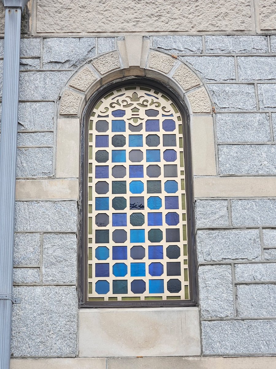 Savannah_0611's tweet image. #WallsOnWednesay #WindowsOnWednesday #AlphabetChallenge #WeekWforWindows 

St. Monica&apos;s 
Philadelphia, PA
August, 2025