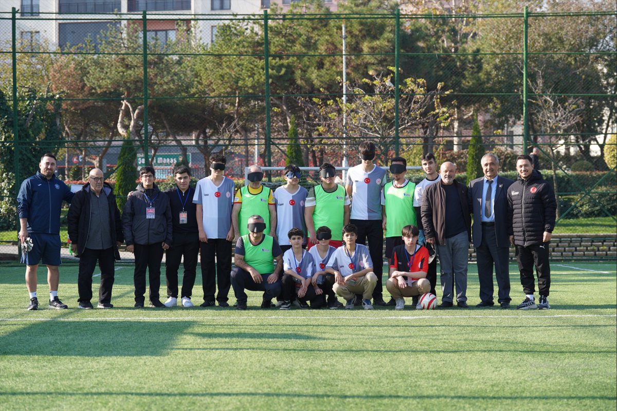Engelliler Günü'nü #Golbol Maçı ile Kutladık! 🥰

3 Aralık #DünyaEngellilerGünü için özel olarak düzenlediğimiz golbol maçı harika anlara sahne oldu. ⚽️🥅

"Engelsiz Spor" sloganıyla düzenlediğimiz projeler ile Esenler'deki engelli kardeşlerimizin yanındayız. 😊