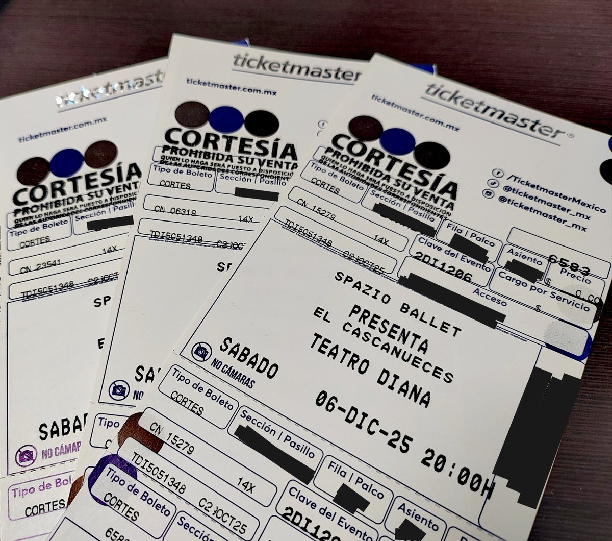cafecitoradio's tweet photo. #COMPARTEYPARTICIPA! Disfruta en familia de El Cascanueces, una de las obras más entrañables de la temporada navideña, presentada con una puesta en escena de gran elegancia por el Ballet de Cámara de Jalisco. Tengo 2 CORTESÍAS DOBLES para este SÁBADO 06 de DIC 🐷 ☺️📻☕🎺🎷🎸🎙️🎵 https://t.co/jdIdpmrqYM