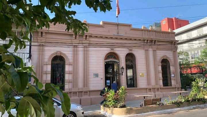 En la <a href="/casadelteatropy/">Casa del Teatro Py</a> Casa Bicentenario del Teatro Edda de los Ríos del <a href="/CCRCabildo/">CCR El Cabildo</a>, el presidente de la Academia de la Lengua Guaraní Mauro Lugo, presenta monólogos sobre la guarania, en castellano y guaraní. Más sobre el Tour de la Guarania: facebook.com/share/p/1A4xCt…