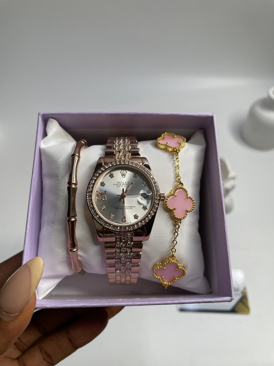 dainty christmas gift set for her 🥰
N50,000