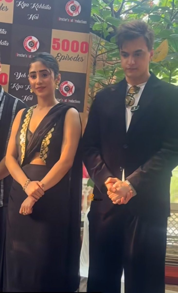 HOW FAST THE NIGHT CHANGES🥹🩷

#Kaira #YRKKH