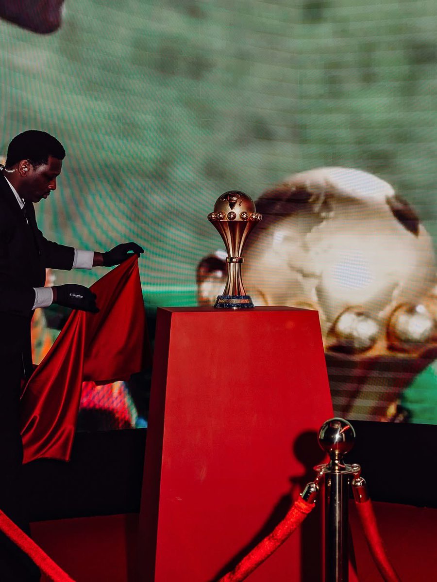 CAF has introduced new regulations ahead of the AFCON in Morocco. 🚨🇲🇦

• National teams must submit their final squad at least 10 days before kickoff — failure to do so attracts a $10,000 fine.

• Only 18 players from each squad will be permitted to travel within cities for