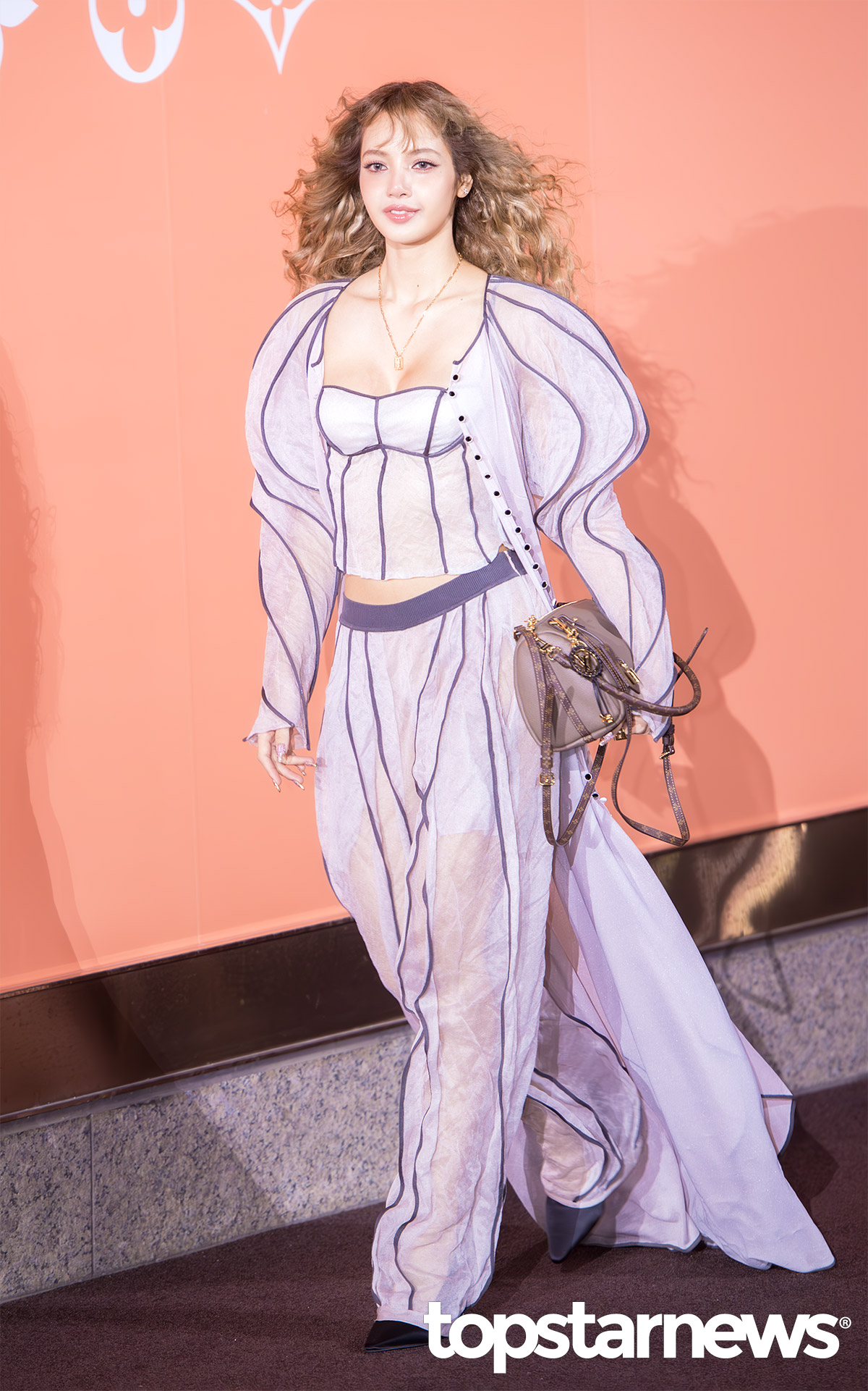 G7PmnNLa0AE3bB0?format=jpg&name=large