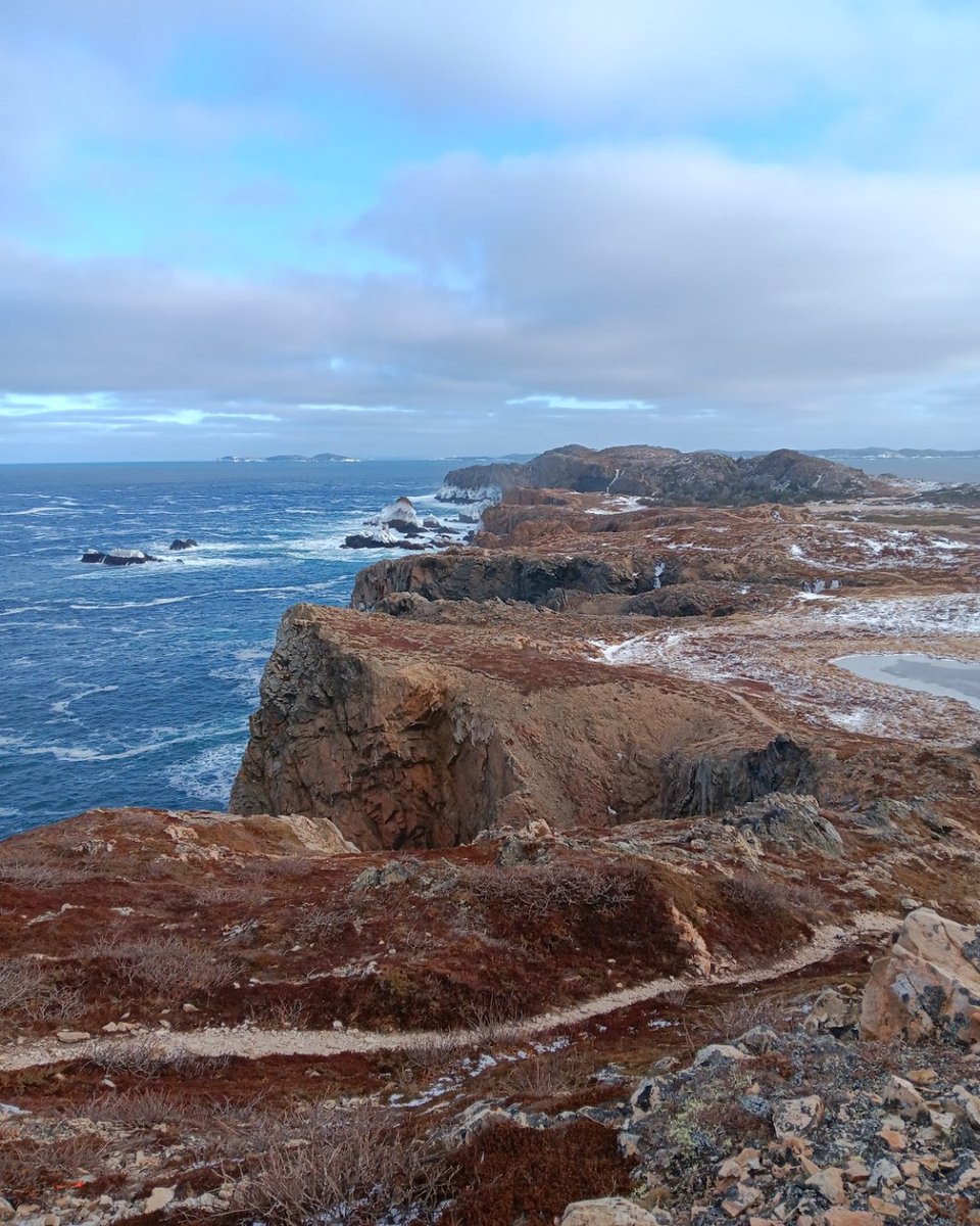 UnscriptedF's tweet image. As the season settles in, we’re leaning into the calm, the colour, and the quiet inspiration that comes with it.

Stay tuned, December has just begun. ✨🌊

#UnscriptedFestival #Twillingate