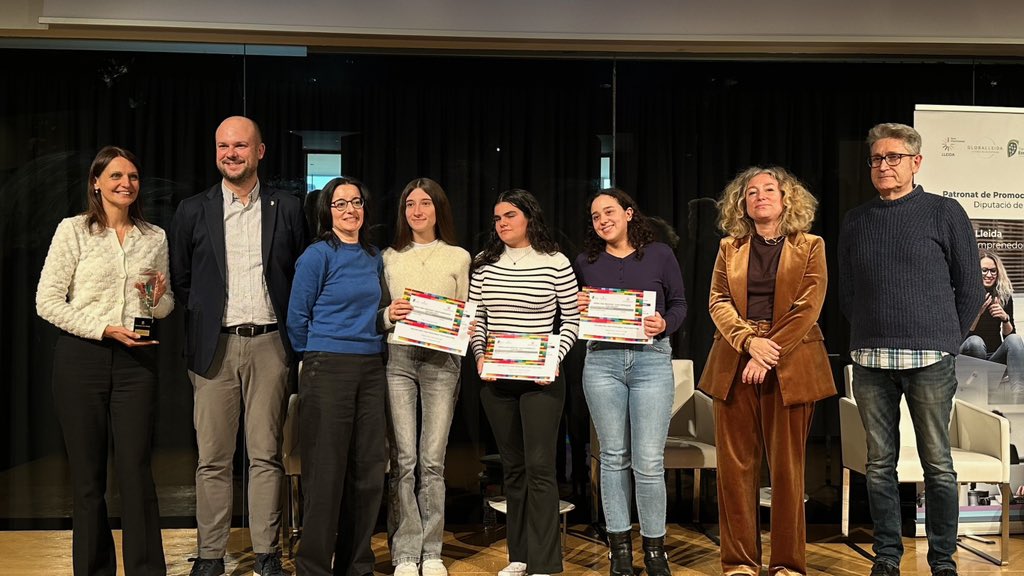 Premi a la idea més creativa i innovadora (CFGS)
🔹 🏆 LABGAMES
🔹 🏫 <a href="/TorreVicens/">Institut Torre Vicens</a> 
Plataforma educativa basada en l’aprenentatge a través del joc.
#PremisTalentLleida 
@diputaciolleida <a href="/paerialleida/">Ajuntament de Lleida</a>