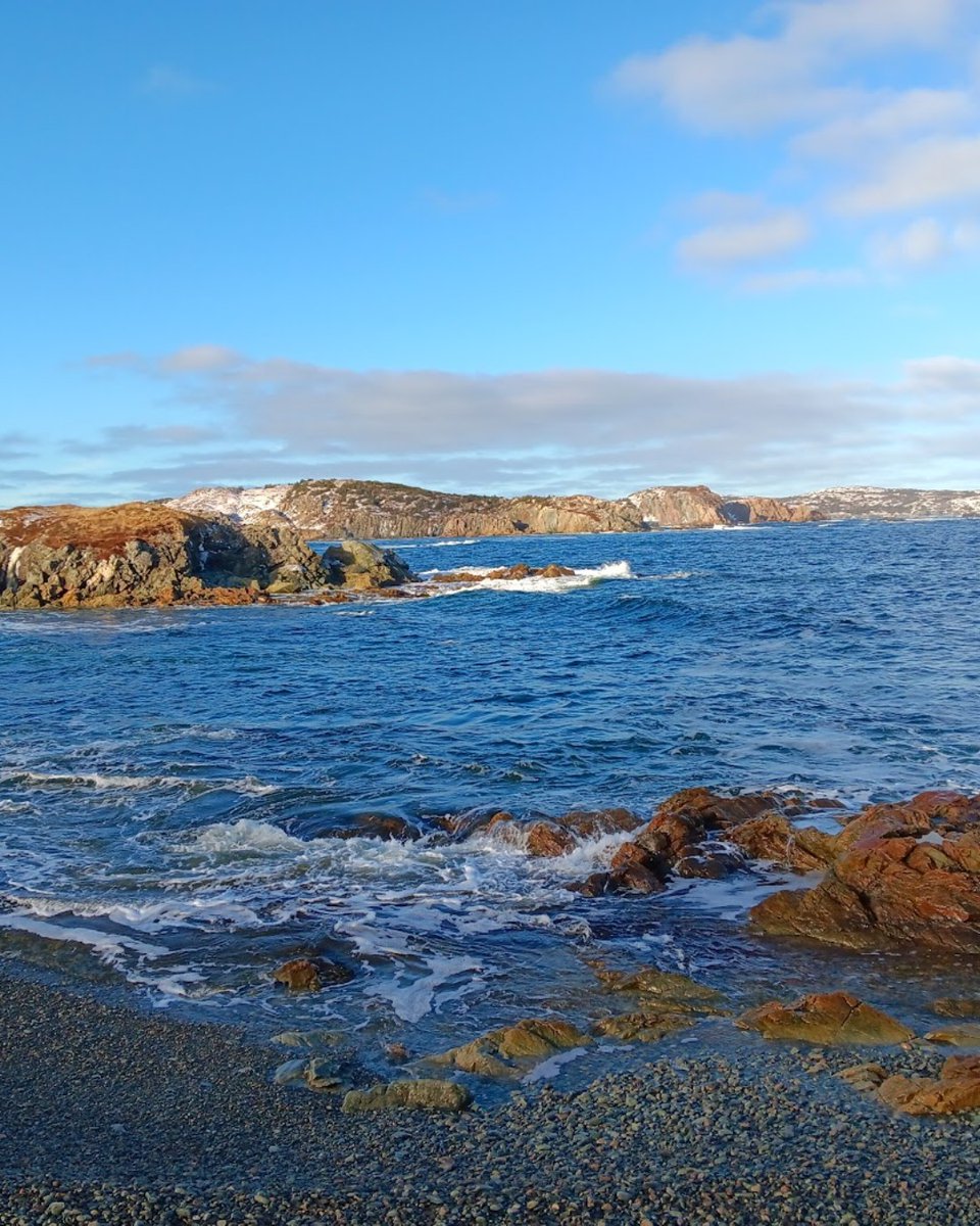 UnscriptedF's tweet image. As the season settles in, we’re leaning into the calm, the colour, and the quiet inspiration that comes with it.

Stay tuned, December has just begun. ✨🌊

#UnscriptedFestival #Twillingate