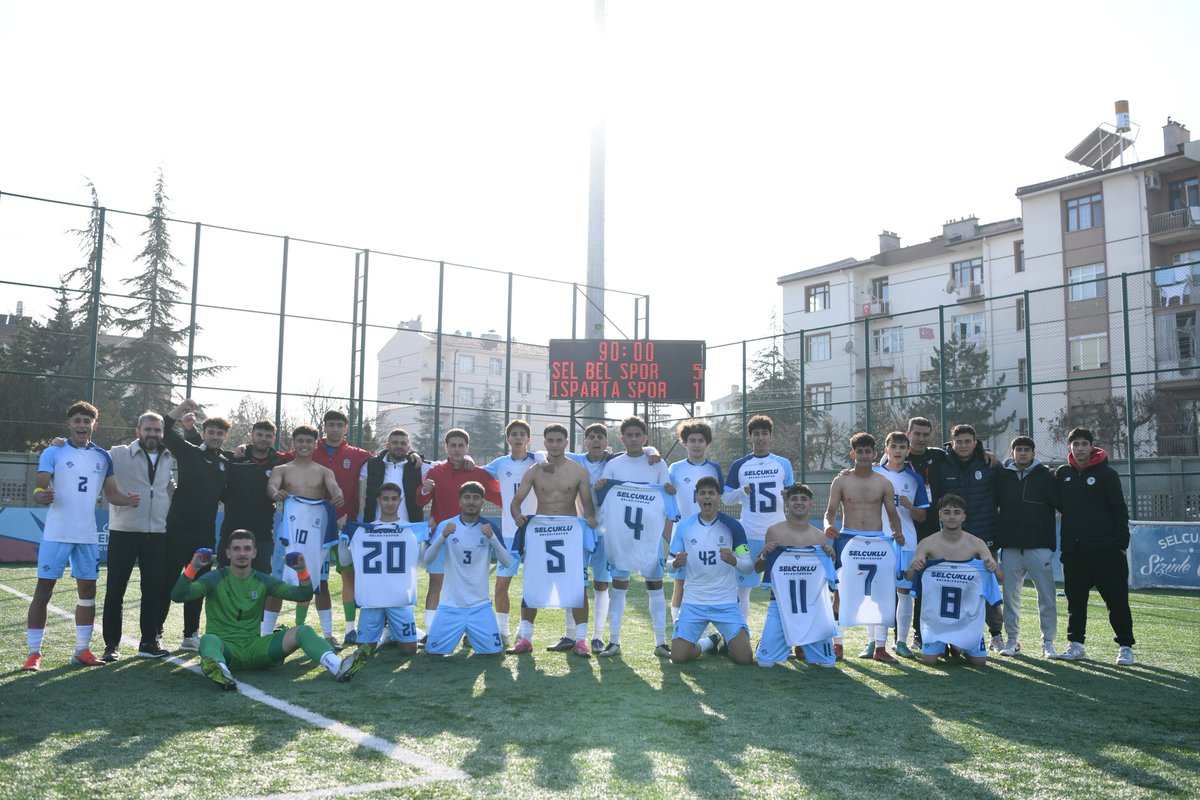 U19 Futbol Takımımızdan
Gelişim Ligi’nde Farklı Galibiyet! ⚽️

Selçuklu Belediyespor Kulübü U19 Futbol Takımımız, TFF Gelişim Ligi 12. hafta mücadelesinde grup lideri Isparta 32 Spor Kulübü’nü 5-1 mağlup ederek önemli bir galibiyete imza attı.

Selçuklu Belediyesi Sentetik Çim