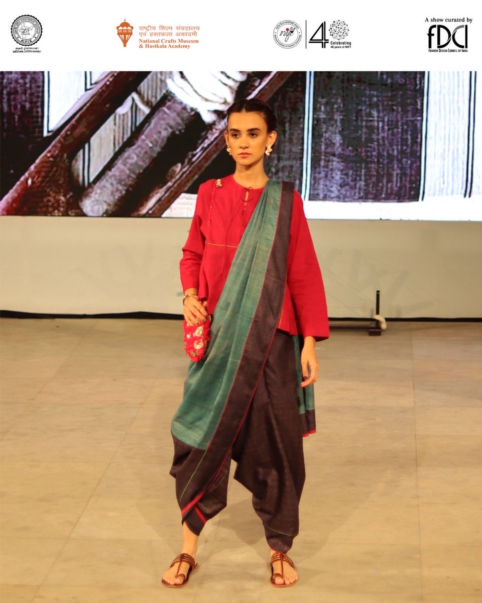 FnSbuzz's tweet photo. #navyugkhadi for #GenZ  by @coek_in &amp; @kvicindia @ChairmanKvic . With @nift curated by @fdciofficial . #MakeInIndia for #globalfashion . #jacketdress #Silhouette #VocalForLocal   Detail story on https://t.co/nWw6aAHql5 https://t.co/nBIJUCP2Zj
