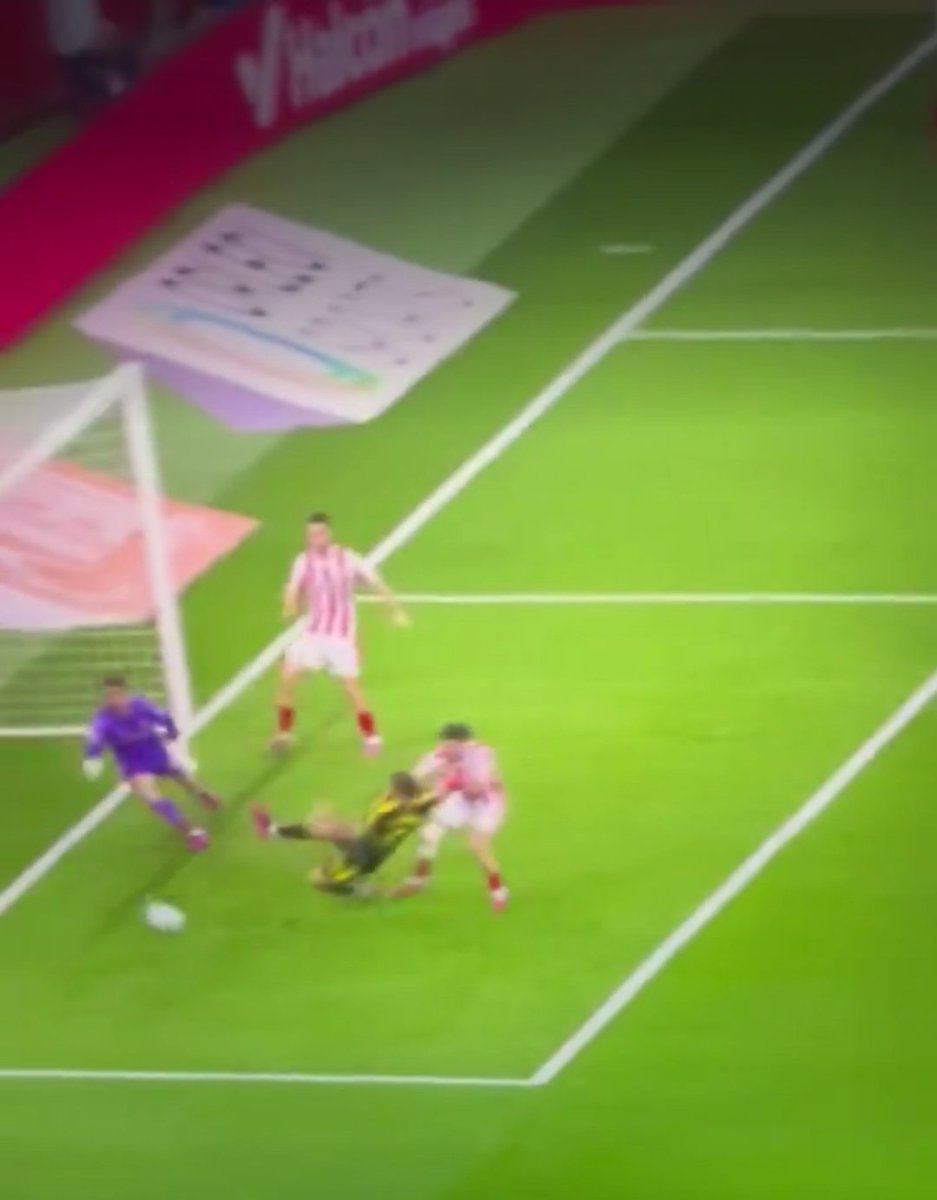 Una lloradita de un par de medios de Madrid y en pocas horas ya tienen en Leganés al CTA pidiendo disculpas sin motivo.
Mientras tanto aquí no se ha recibido ni una sola explicación de estas, ni de la de Eibar. Además de ser el equipo con más expulsados. 
Pero eh, que nos ayudan.