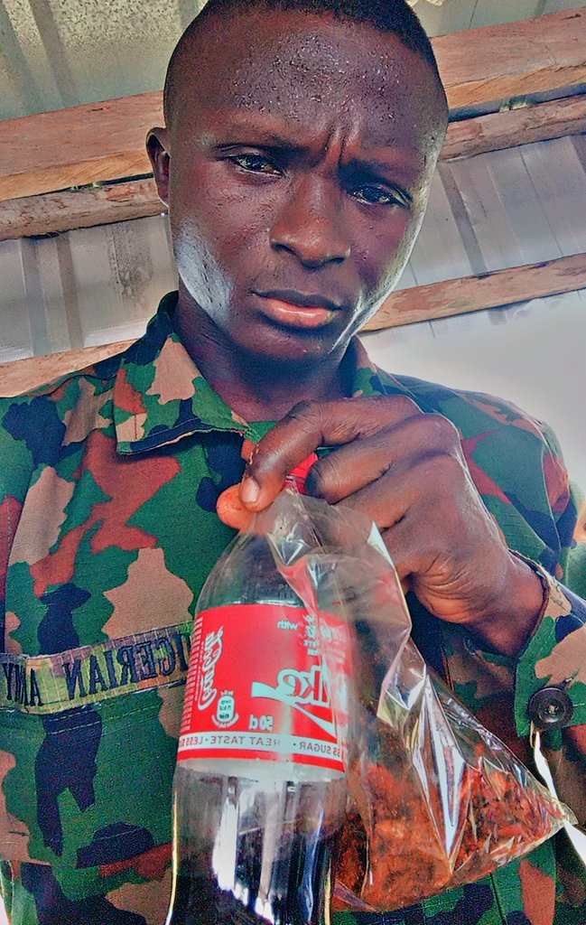 Ogunjobiholyps1's tweet image. I was so hungry this noon after an escort duty to a nearby state. A Northern lady came closer to where we pack our vehicles to advertise her biz. She brought very clean &amp;amp; well packaged Grasshopper 🦗🦗 (Fara). I bought some sachets to eat at the moment while some to take home.