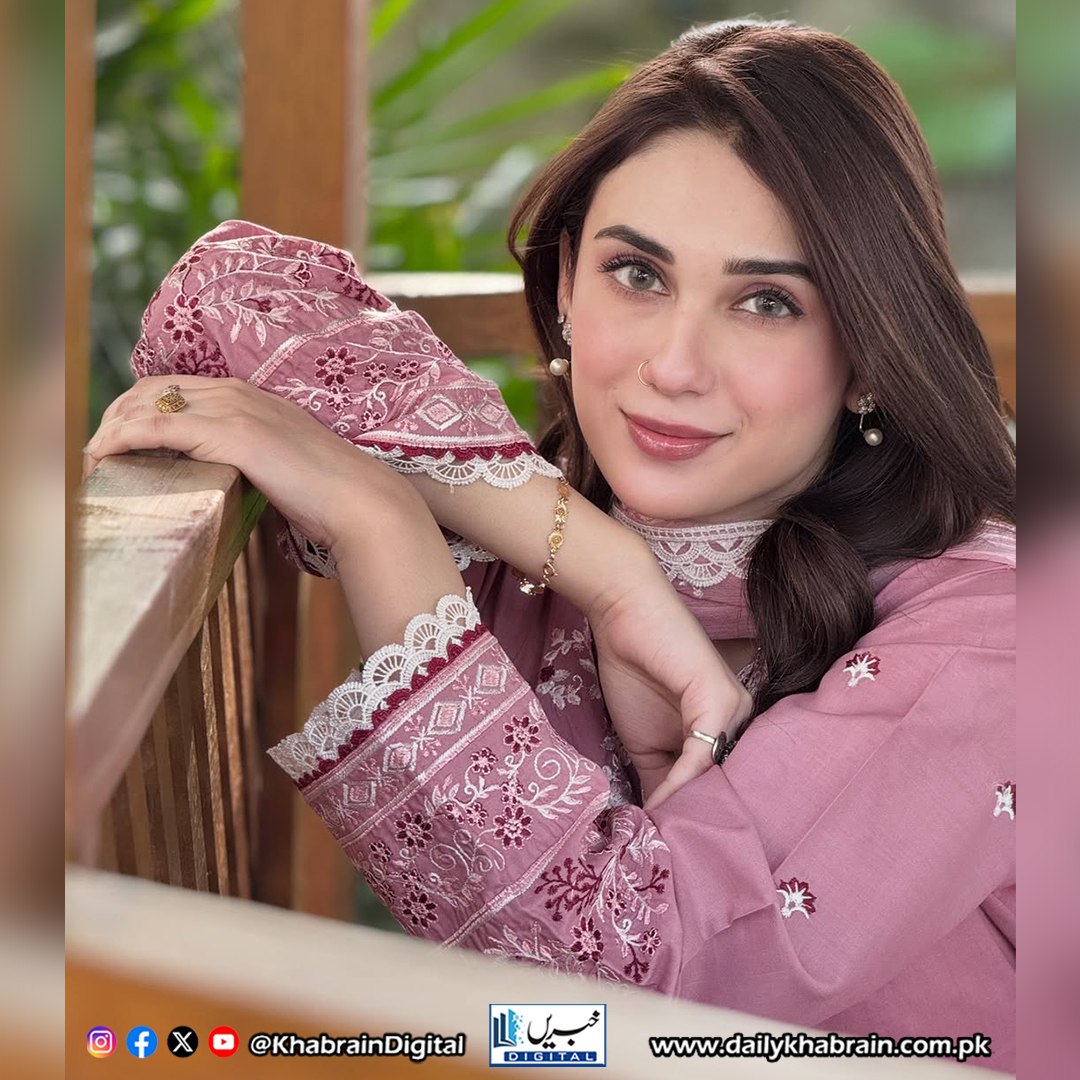 daily_khabrain's tweet photo. Hina
#khabraindigital
#HinaTariq #HinaTariqBeauty #ElegantHinaTariq #HinaTariqStyle #GracefulHinaTariq #HinaTariqLook #TimelessElegance #NaturalBeauty https://t.co/XXJu2TWjsE