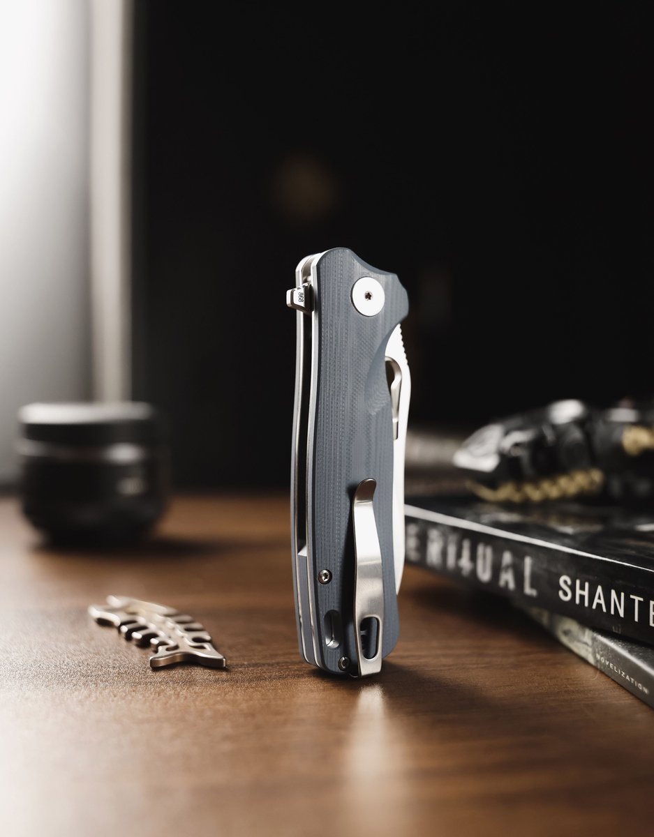 FishPetrified's tweet photo. #PF868 Bunta Another option in our entry-level lineup.
Its compact size and reversible deep-carry clip make it easy to carry every day.

With tumbled liners and a clean satin b.l.a.d.e finish, it’s a simple yet refined choice. https://t.co/uaJCyY5m7q