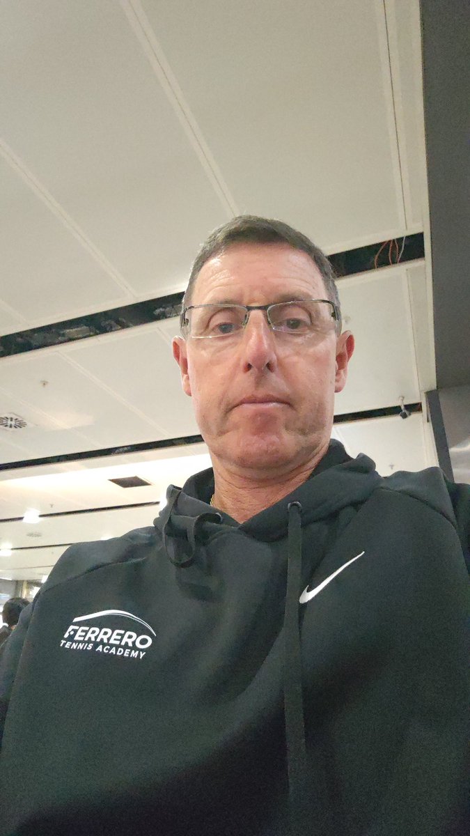 tomy_arias's tweet photo. La temporada 2025 ha llegado a su fin y ahora toca unos días libres para desconectar, cargar las pilas y disfrutar de la familia.
Atrás quedan muchos torneos, clubes, hoteles y aeropuertos que son parte de la vida de jugadores y entrenadores profesionales. https://t.co/OufyphcyEU