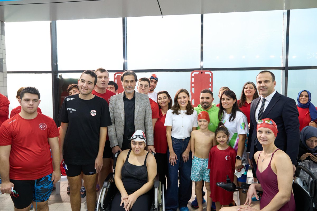 3 Aralık Dünya Engelliler Günü’nde, dayanışmayla engelleri birlikte aşmak için bir aradayız.
Bugün İBB Başkan Vekilimiz Sn. <a href="/nuriaslan_tr/">Nuri Aslan</a> katılımıyla düzenlediğimiz "Dünya Engelliler Günü Yüzme Yarışları"nda, sporun engelleri nasıl ortadan kaldırdığını hep birlikte gördük.