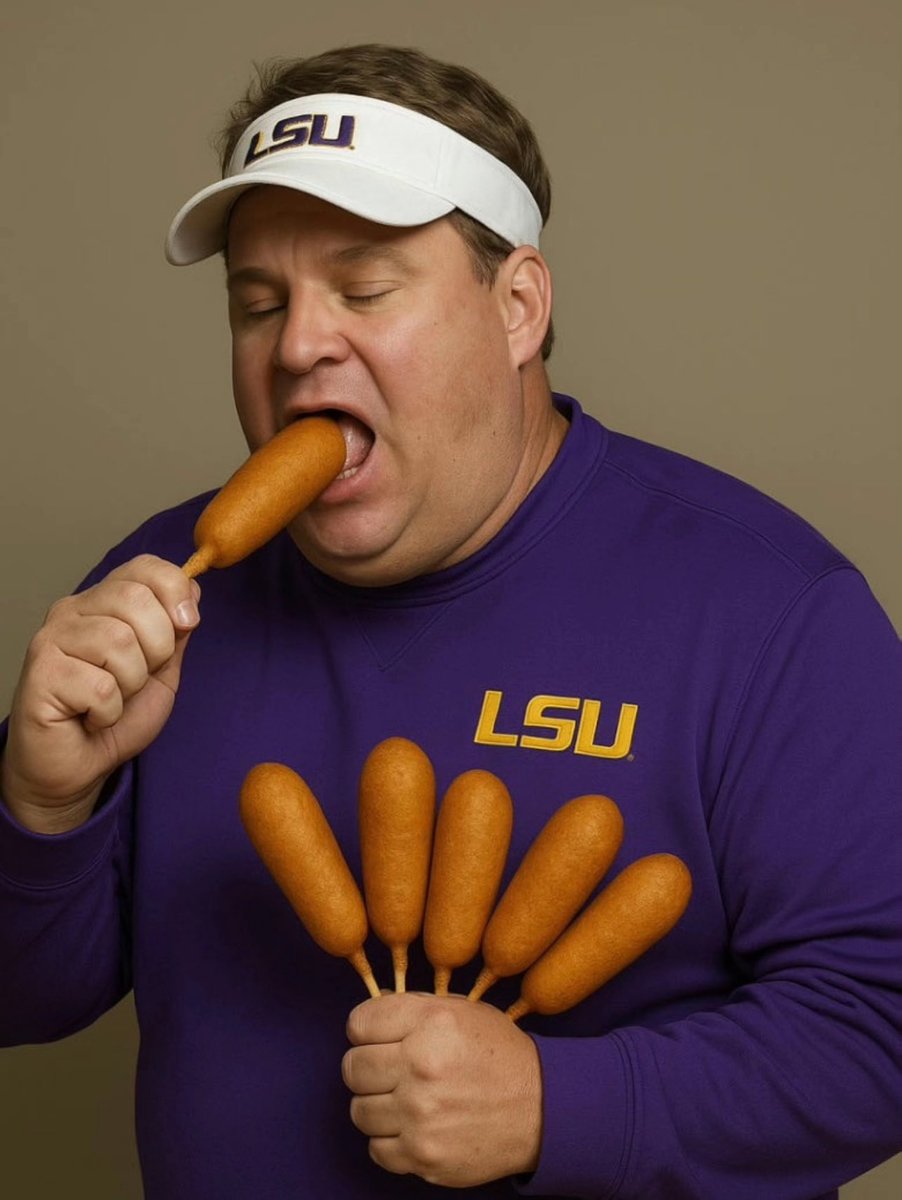 LanceBelcher89's tweet photo. @LSUfootball Hoe https://t.co/qYX0LjEx2h