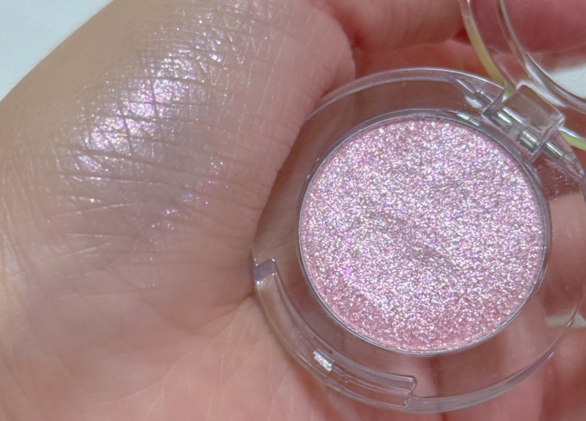 us5egsneu's tweet image. FAVOR様のプレゼントキャンペーンにて、バニラコのハイパーホロビームをいただきました🥹✨️かわいすぎるー！！！キラキラすぎるー！！！！
#FAVOR