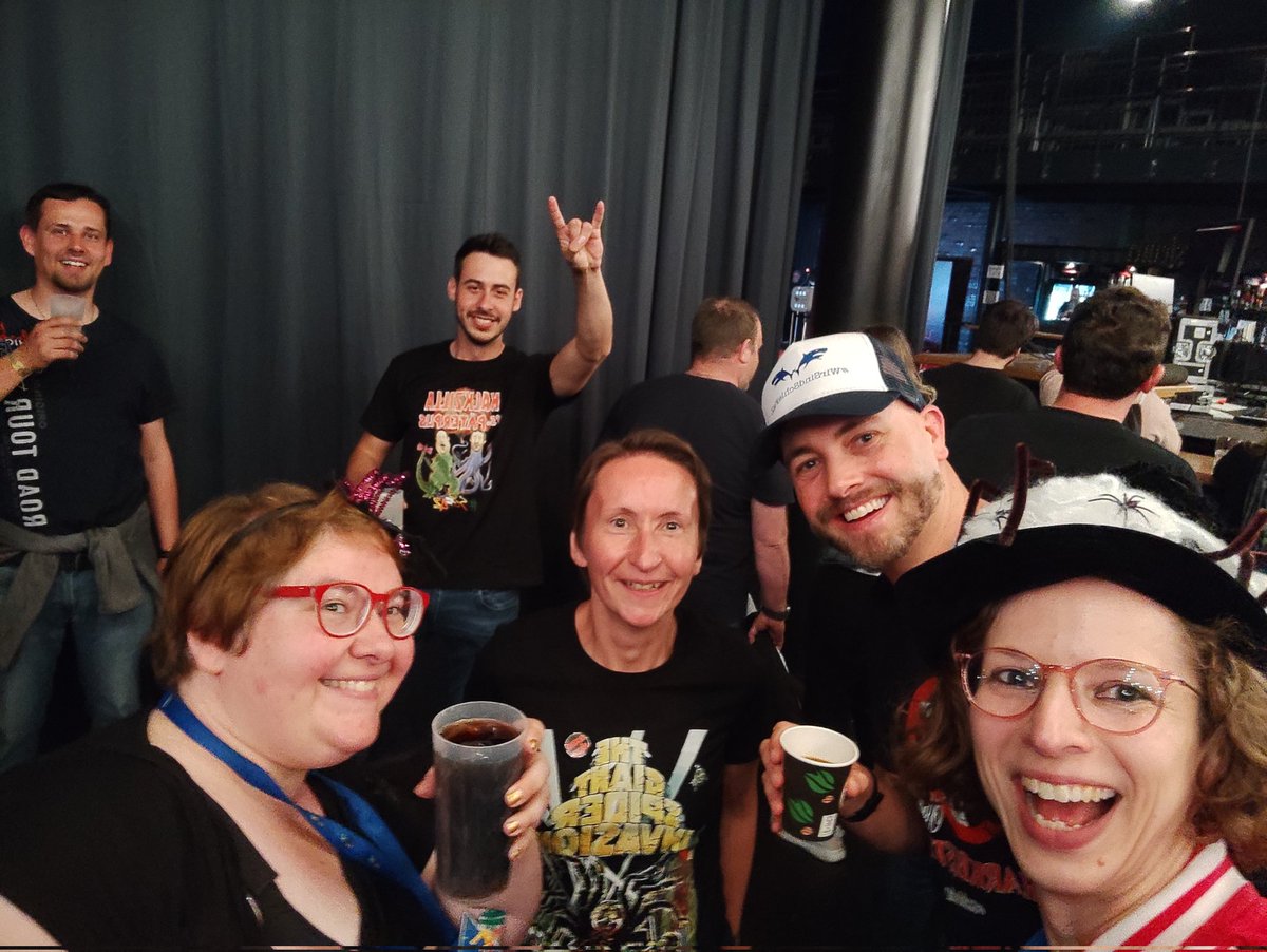 Larissa_W2312's tweet image. Im heutigen #SchleFaZventskalender möchte ich schöne Erinnerungen mit euch teilen, von den zwei großartigen #SchleFaZ Events an denen ich teilnehmen konnte (Berlin '23 &amp;amp; Bremen '24).
Ich bin unendlich dankbar für die tollen Menschen und Freundschaften in dieser Community❤️