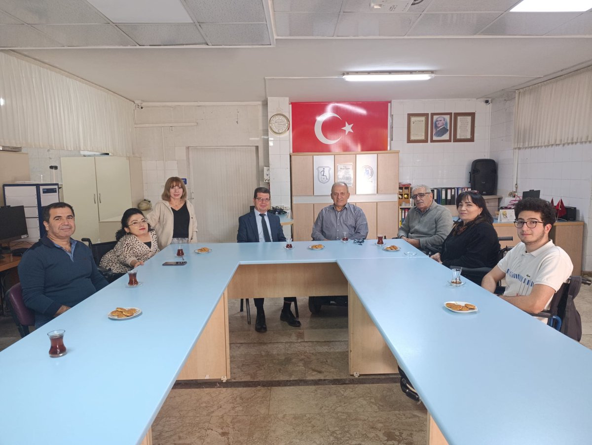 3 Aralık Dünya Engelliler Günü münasebeti ile; Müdürlüğümüzce Türkiye Sakatlar Derneği Antalya Şubesi ziyaret edildi, dernek Yönetim Kurulu Başkanı Mehmet Karavural ve dernek yönetimi ile dernek çalışmaları hakkında bilgi alışverişinde bulunuldu.