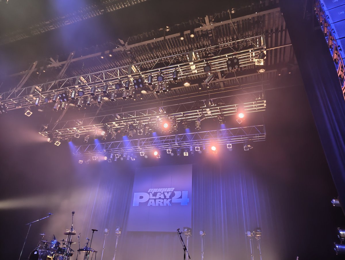 Dewey_g02's tweet photo. Aooo×muqueの対バン「PLAYPAR4」、ほんと最高だった!
Aoooの突き抜ける歌声も、muqueのダンサブルでキレのある構成も全部ハマっててしびれた
そしてmuqueの新曲は12/24リリースとのこと
#muque #Aooo #qrog https://t.co/CaOIr7NBio