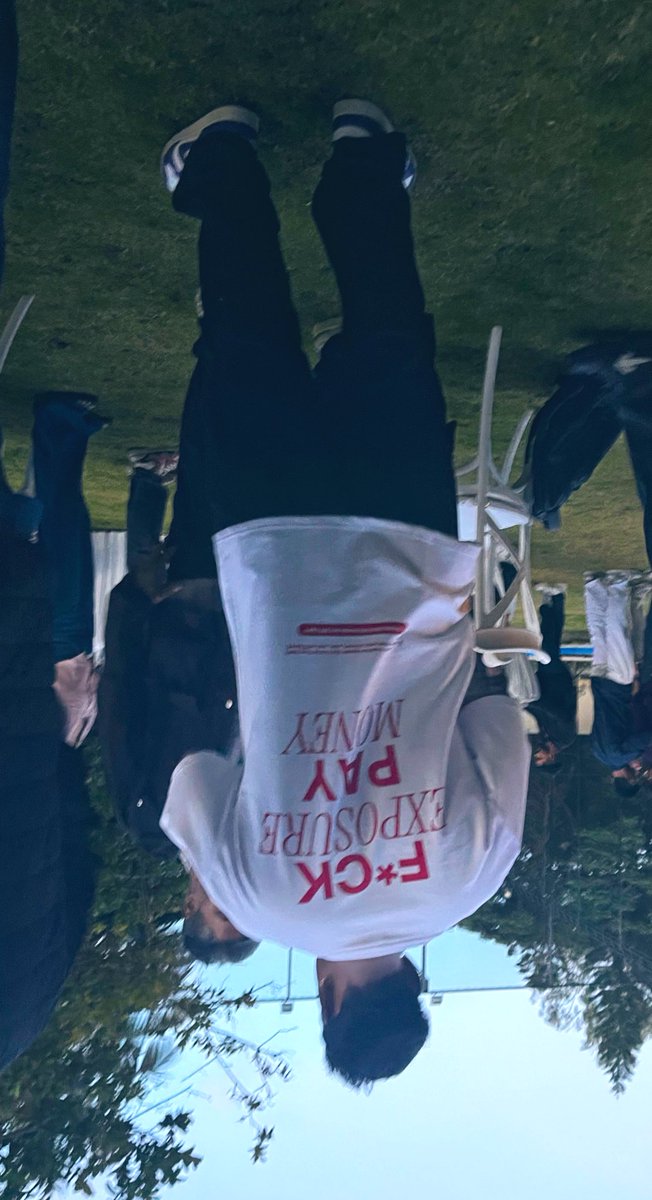 reddy2go's tweet image. grab your anti gravity tee from @rahulbhadoriya 

is this available on blinkit already, @deepigoyal?