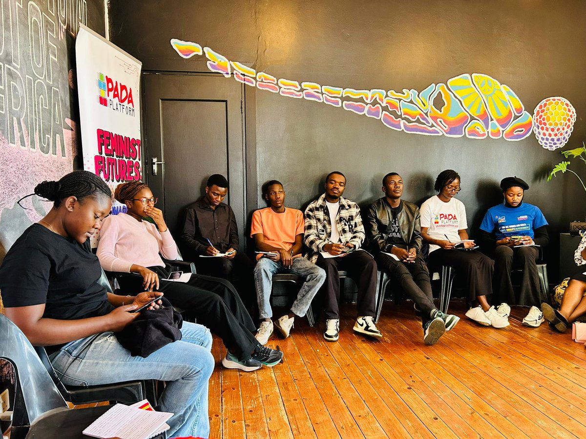 PadaPlatform's tweet photo. Young men and Women #UnitedtoEndGBV. At the end of the #LetsTalkConsent dialogue the young people wrote their solidarity messages and pledges. #16Days #ReimaginingSafety #NoMeansNo #EndSGBV https://t.co/2mteZ1fGQY
