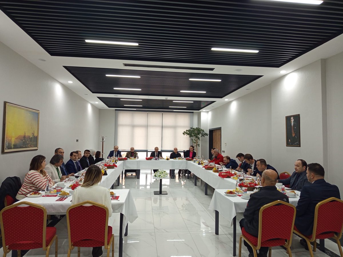 Vali Genel Müdürümüz Sayın İbrahim TAŞYAPAN (<a href="/itasyapan/">İbrahim Taşyapan</a>), 3 Aralık Dünya Engelliler Günü münasebetiyle personellerimiz ile bir araya geldi.

Sevgi varsa engel yoktur…

#HayatınızınHerAnında