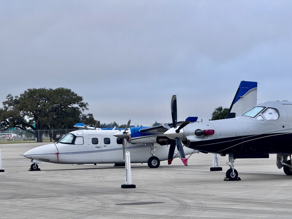 PIC_Colleen's tweet image. Good morning! Found a corgi lurking next to my bird this AM. Beautiful day down here in SoFlo, but we are headed to cold weather. I always get a funny look walking into the FBO with a snow jacket. I’d imagine I’d get even more if I pulled out my old freight flying boots! 😂