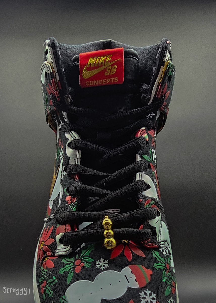 Scruggyj's tweet image. Nike SB Dunk HighConcepts Ugly  Christmas Sweater Black (Special Box)

#ScruggyjSneakers
#sneakershots 
#concepts 
#uglysweater
#uglysweaterdunks 
#conceptsuglysweatersbdunks 
#christmassneakers