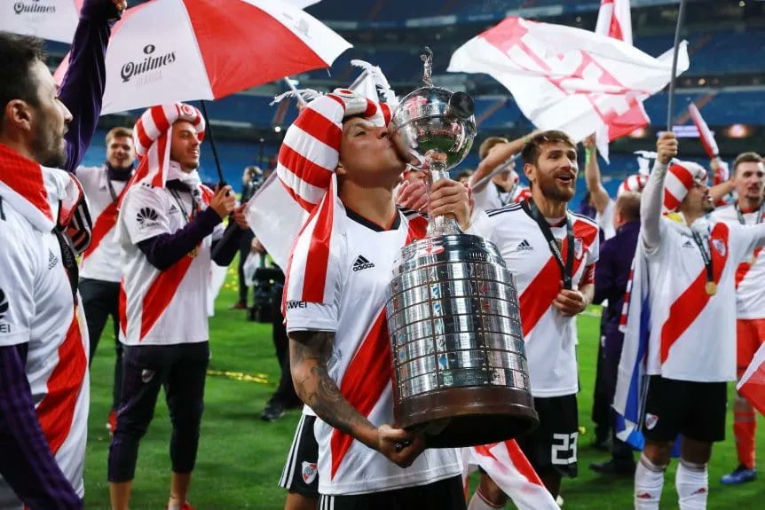 PizzAgus's tweet photo. @tomasdavidsh @FerRomeroCarp Justo la misma cantidad de títulos tendría enzo si los mano a mano de higuain eran gol. Paredes fue importante solo en la primer copa américa también, después fue suplente. Pero hay una, que si de títulos hablamos, no tiene jejeje 🙈 😉 https://t.co/mLrAr3lSjF