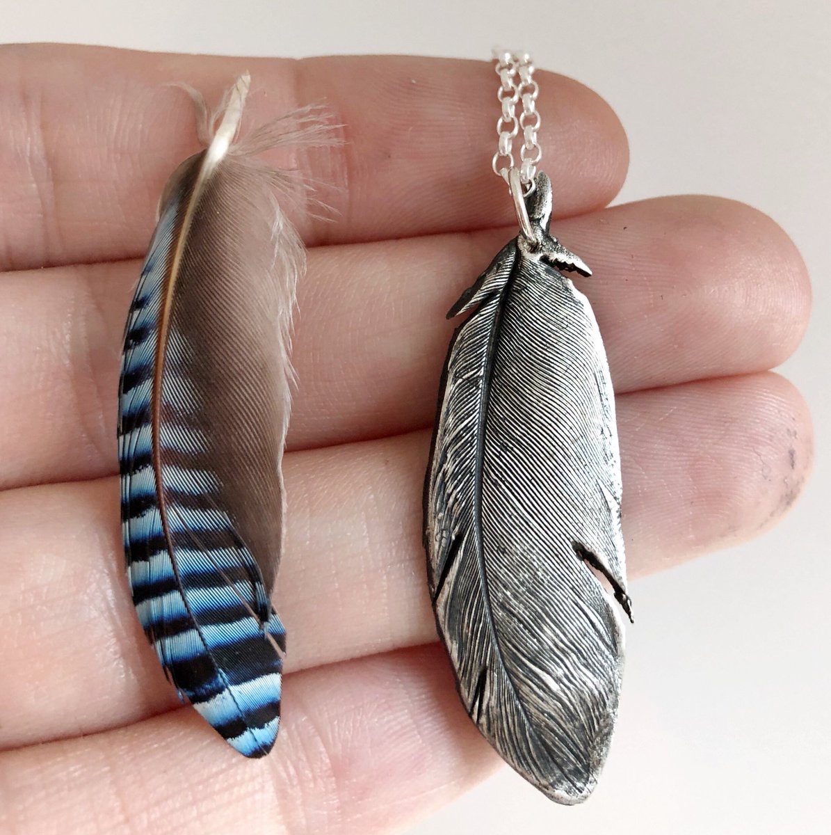 I'll be closing my jewellery order book tmrw at 10pm-LAST CHANCE to order my individually handmade silver casts of real flowers &amp; tiny wearable sculptures of birds in time for🌲(US too)
Designs include blackbird snowdrop,wild carrot, bluebell, jay feather:
etsy.com/uk/shop/silver…