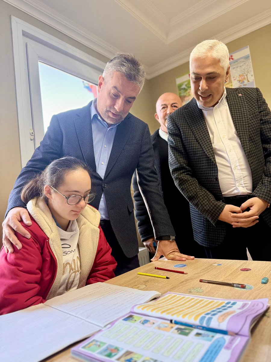 AK Parti MKYK Üyemiz Barış Özerol ile birlikte, 3 Aralık Dünya Engelliler Günü vesilesiyle Uluçınar Özel Eğitim ve Rehabilitasyon Merkezini ziyaret ettik.

Bu anlamlı günde bizleri misafir eden Özulay hocamıza ve kocaman yürekleriyle bizleri çevreleyen evlatlarımıza teşekkür