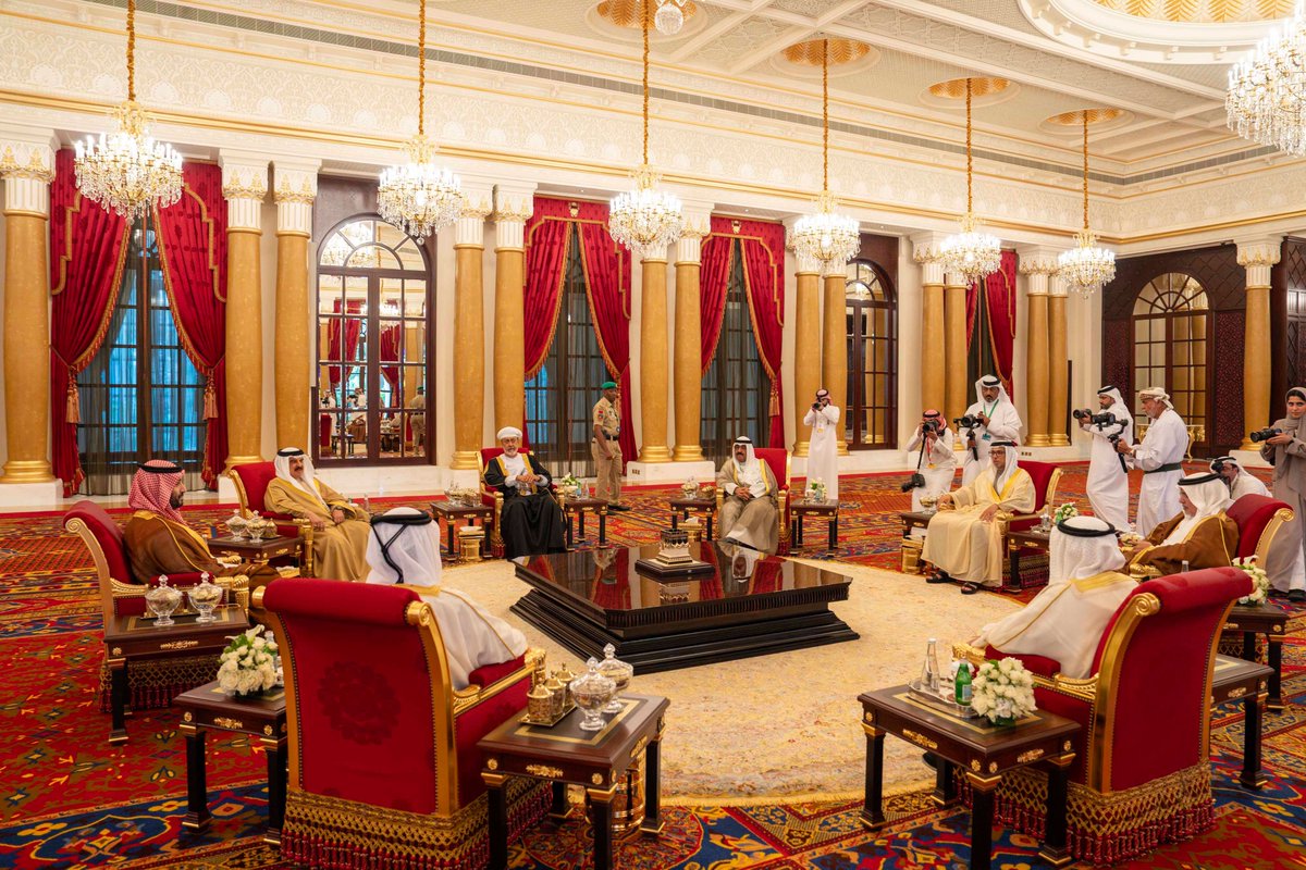 📸 حضرةُ صاحبِ الجلالة السُّلطان #هيثم_بن_طارق المعظّم /حفظه الله ورعاه/ يشارك في مؤتمر القمة الـ 46 للمجلس الأعلى لمجلس التعاون لدول الخليج العربية، في قصر الصخير بـ #المنامة.

#القمة_الخليجية_46 
#قمة_البحرين
#مجلس_التعاون