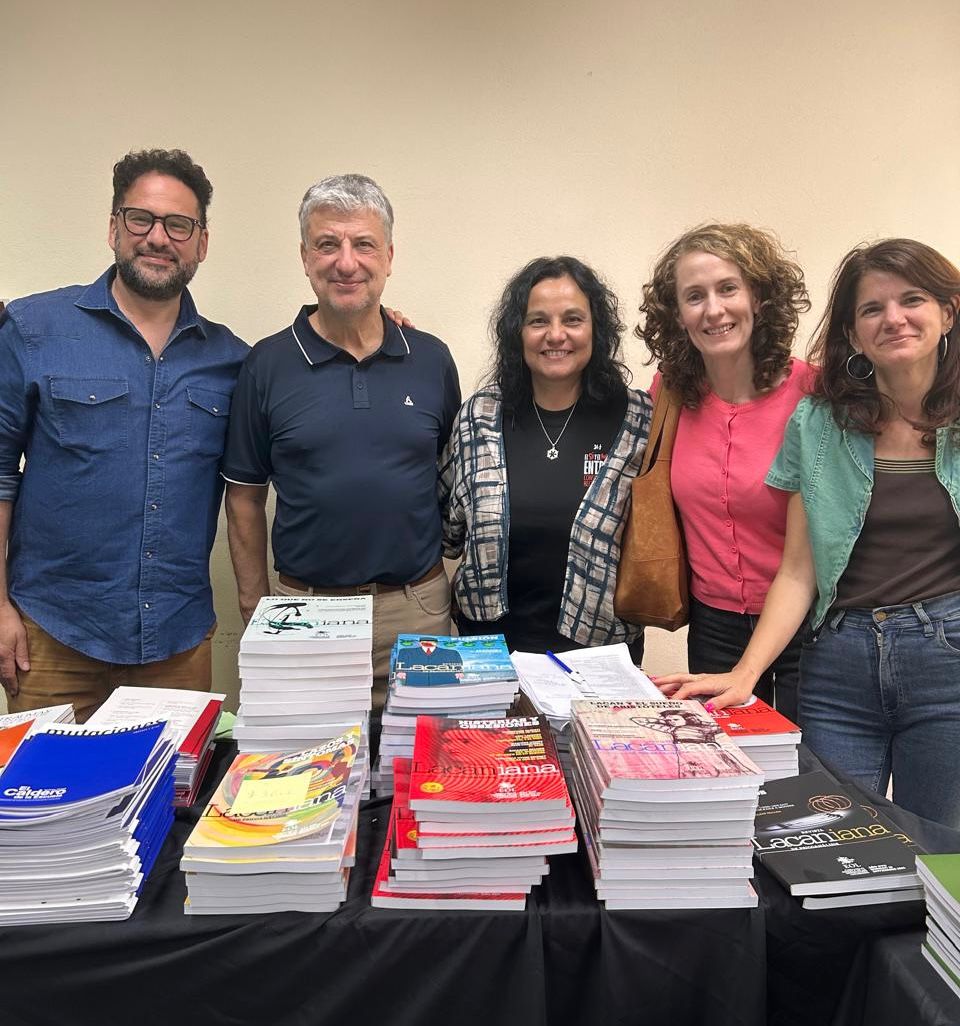 🌬️Presentamos las diferentes secretarías de las 34 J‼️

LIBRERÍA
Responsable 👉 Daniel Aksman