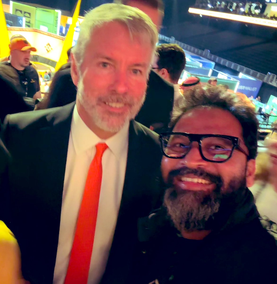 Manishd65108105's tweet photo. Locked in a selfie with
@saylor Michael Styler and the ENERGY was INSANE. 💥😎 Some people walk into a room.
Others change the altitude of the whole room.
BIG MOVES LOADING… 🚀⚡️
#Web3Hype #FounderEnergy #COBOX #NextLevel #Bitcoin https://t.co/w4wPW1OTMg