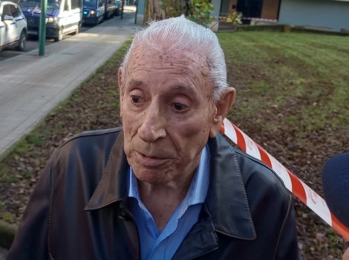 Acusan al Gobierno de Lakua de acallar a una víctima del bombardeo en el acto de Gernika naiz.eus/eu/info/notici… 
Su hija ha publicado una carta en NAIZ