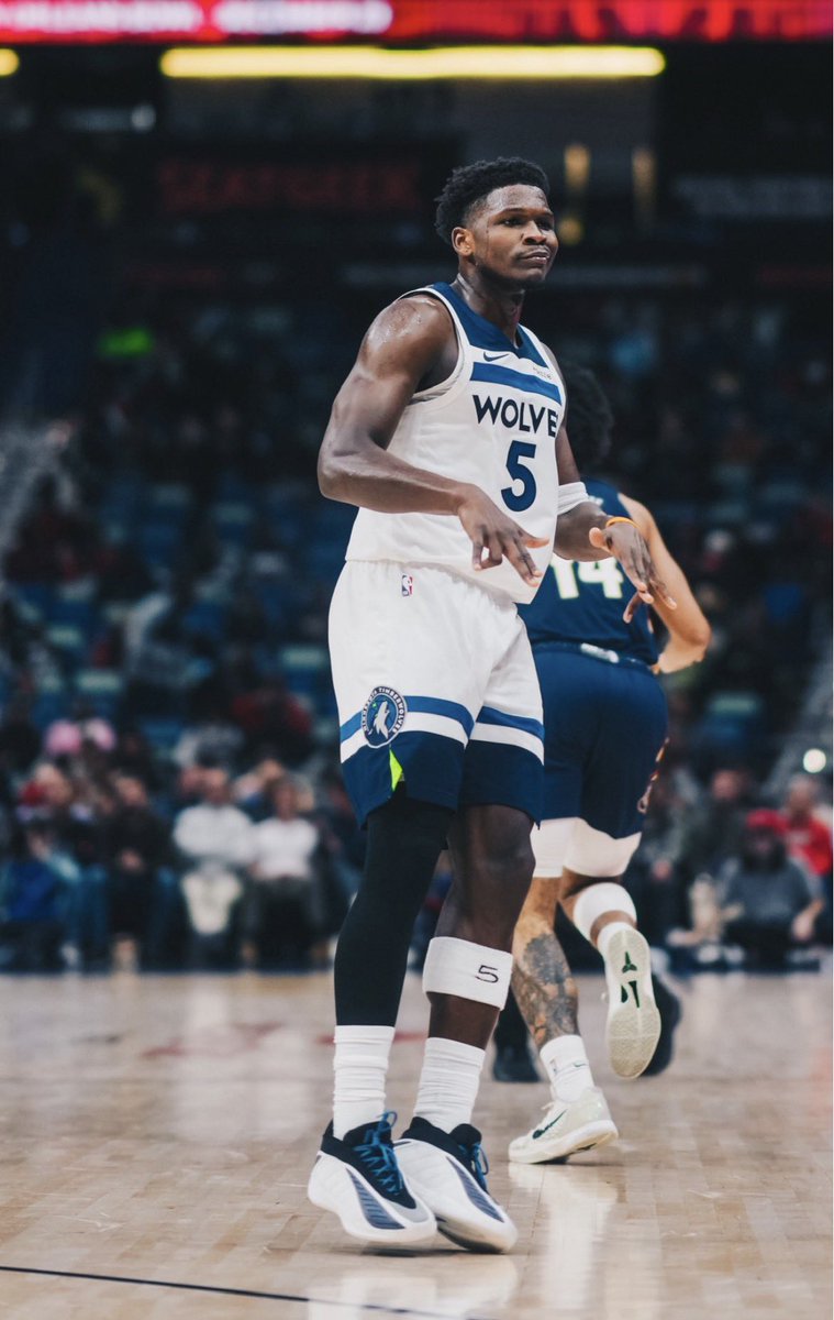 carlesortiz's tweet image. Anthony Edwards in Twolves’ OT W at New Orleans:

44 PTS, 5 REB, 6 3P

&amp;gt; 2nd-most 40-point games (4) this season so far — Doncic, 5

&amp;gt; His last 6 games:

38.3 PPG, 5.0 RPG, 4.7 APG, 5.0 3PM, 55.6% FG, 48.4% 3P, 68.7% TS 🤯

[per @statmuse, @PolymarketHoops]
#Twolves @jornet7