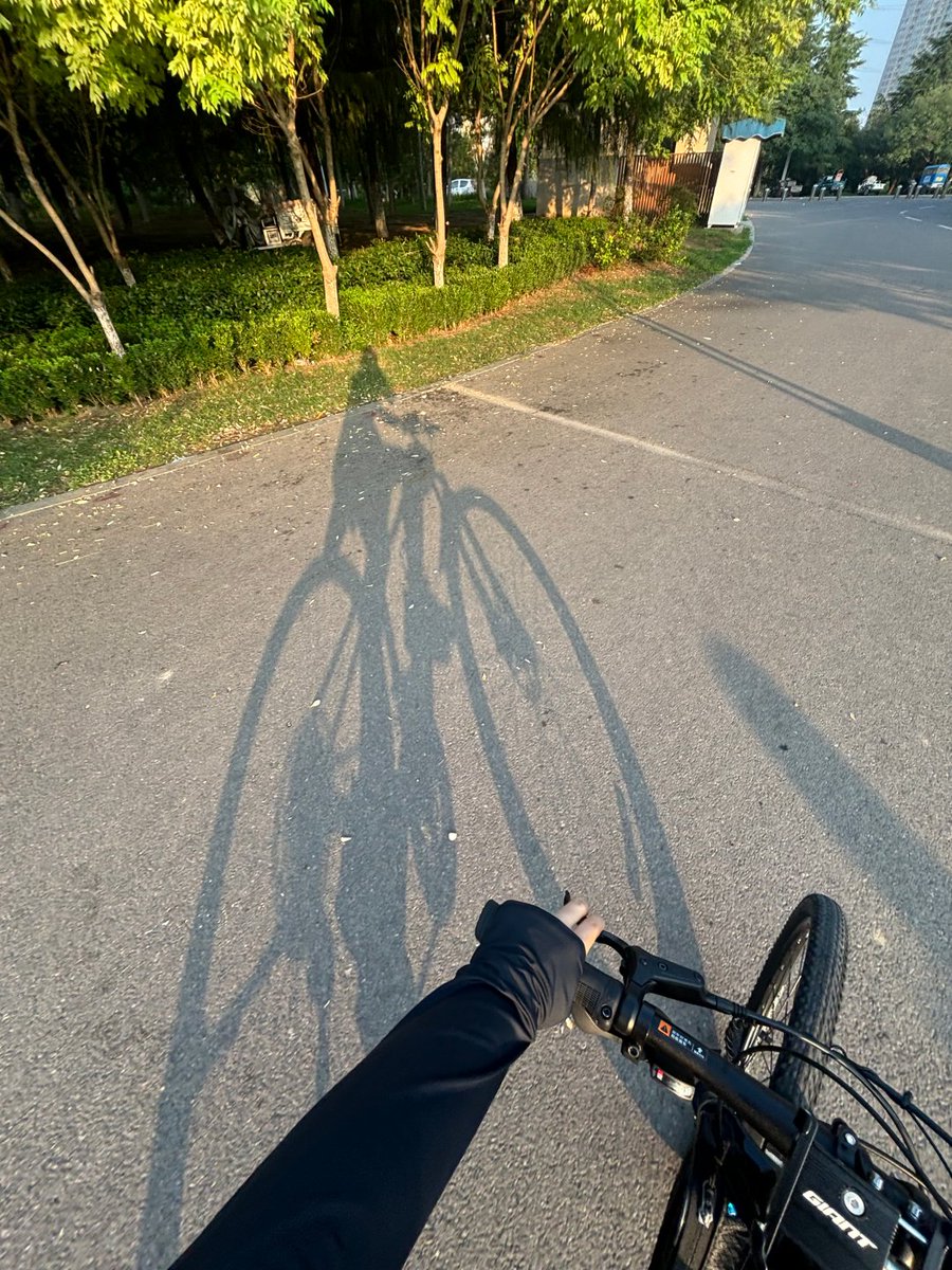 jayrdark's tweet image. Good morning🌞🚴‍♀️