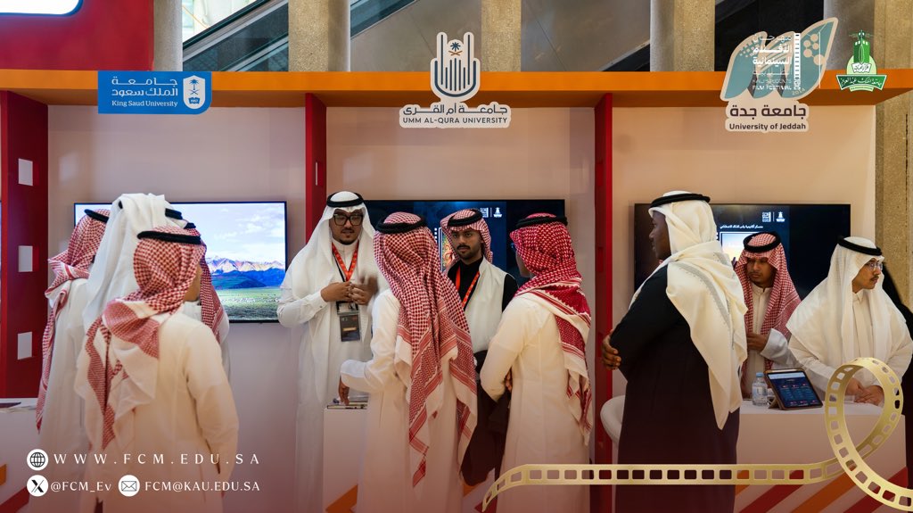 الجمهور، كما تعكسه الصورة، لم يكن متفرجًا فقط، بل شريكًا في التجربة ورحلة الإلهام، في اليوم الثاني من #مهرجان_الأفلام_السينمائية_الطلابية 2025.

#الملهمون
#كلية_الاتصال_والإعلام
#جامعة_الملك_عبدالعزيز