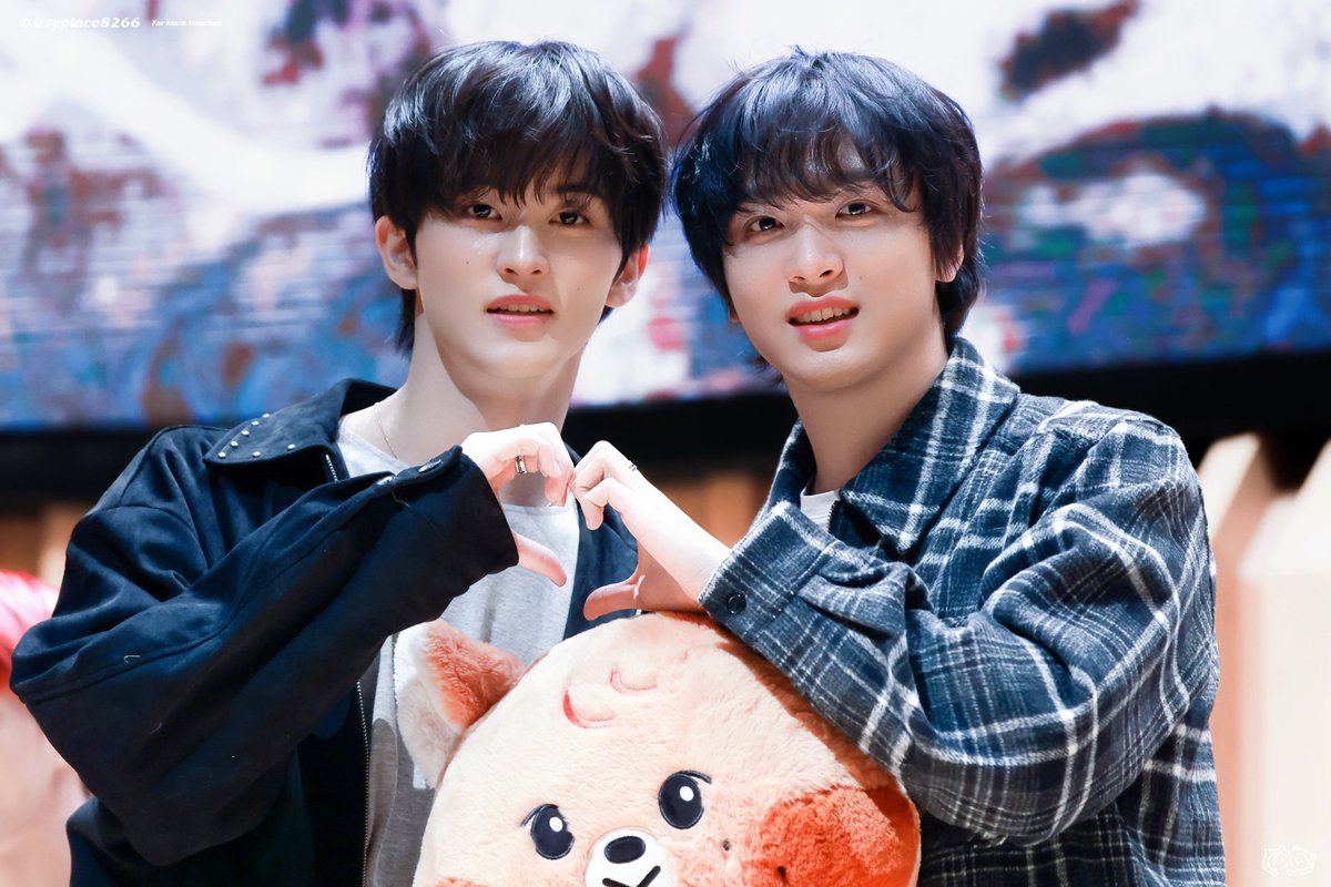 20251203

#markhyuck #맠동 #markchan 
#NCTDREAM