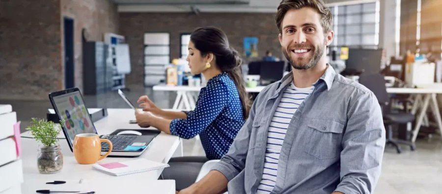 La dupla de marketing digital y habilidades directivas está marcando la diferencia formativa construyendo un perfil híbrido: creativo, estratégico, con visión de negocio y capacidad para liderar equipos.