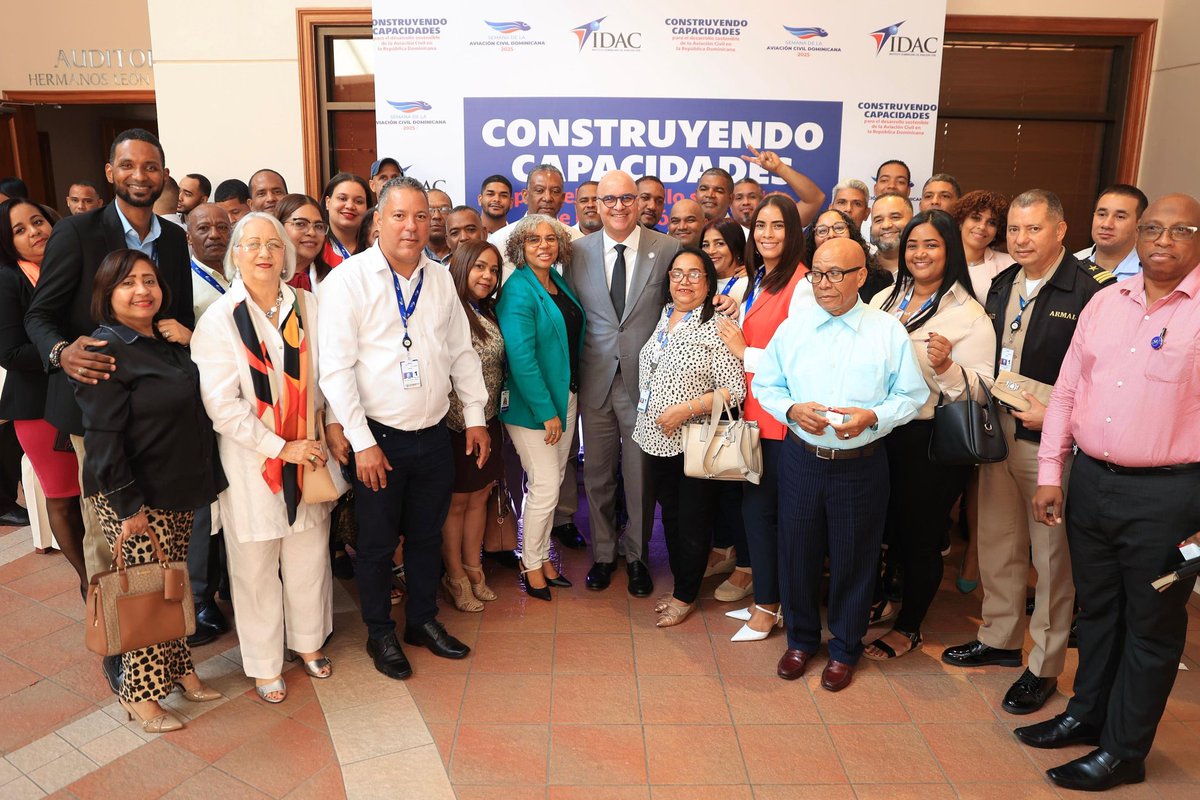 IDAC realiza con éxito  panel “Construyendo capacidades para el desarrollo sostenible de la aviación civil” en Santiago despertarnacional.com.do/2025/12/03/ida… vía <a href="/DespertarNacio2/">DespertarNacionalRD</a> 
<a href="/irodriguezduran/">Igor Rodriguez Duran</a> 
<a href="/ClaudioMturbi/">Claudio Martínez Turbí.</a> 
<a href="/IDAC_RD/">Instituto Dominicano de Aviación Civil</a>