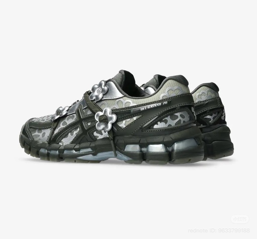 ichfuyu's tweet photo. guys you have to know this👀 looks like rich, matte charcoal🖤👟✨ https://t.co/cXX7IgJ1fx