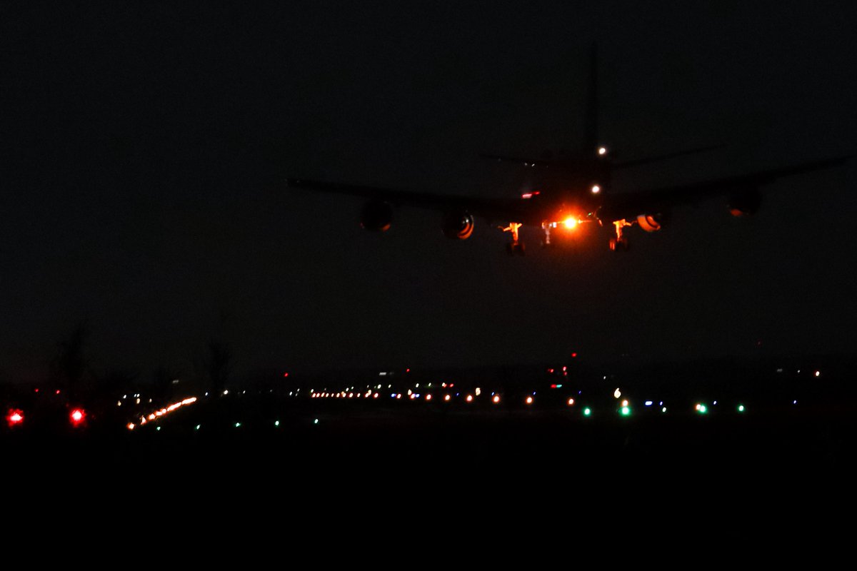 下総航空基地 P1哨戒機  5505

少し霧出ててライトが綺麗だった