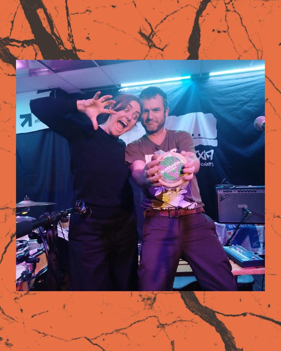 Kaixo!
Gustura egon ginen domeka iluntzean Moxal eta Miren Narbaizaren eta Inner-en emanaldiak ikusten.
Eskerrik asko guztioi eta hurrengora arte!
#burrundafaktoria
#antixenagaztetxia