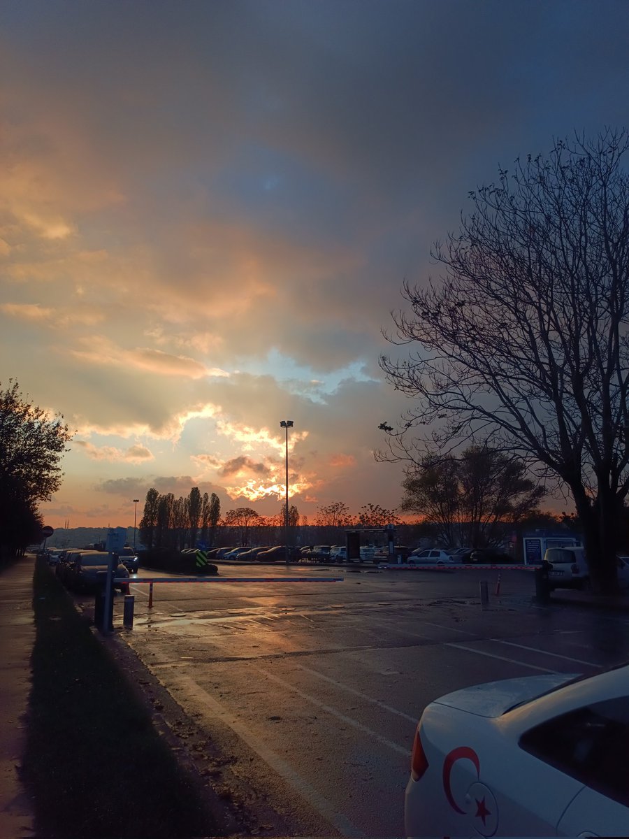 Ağlarken çektiğim bir gündü öylesine paylaşmak istedim