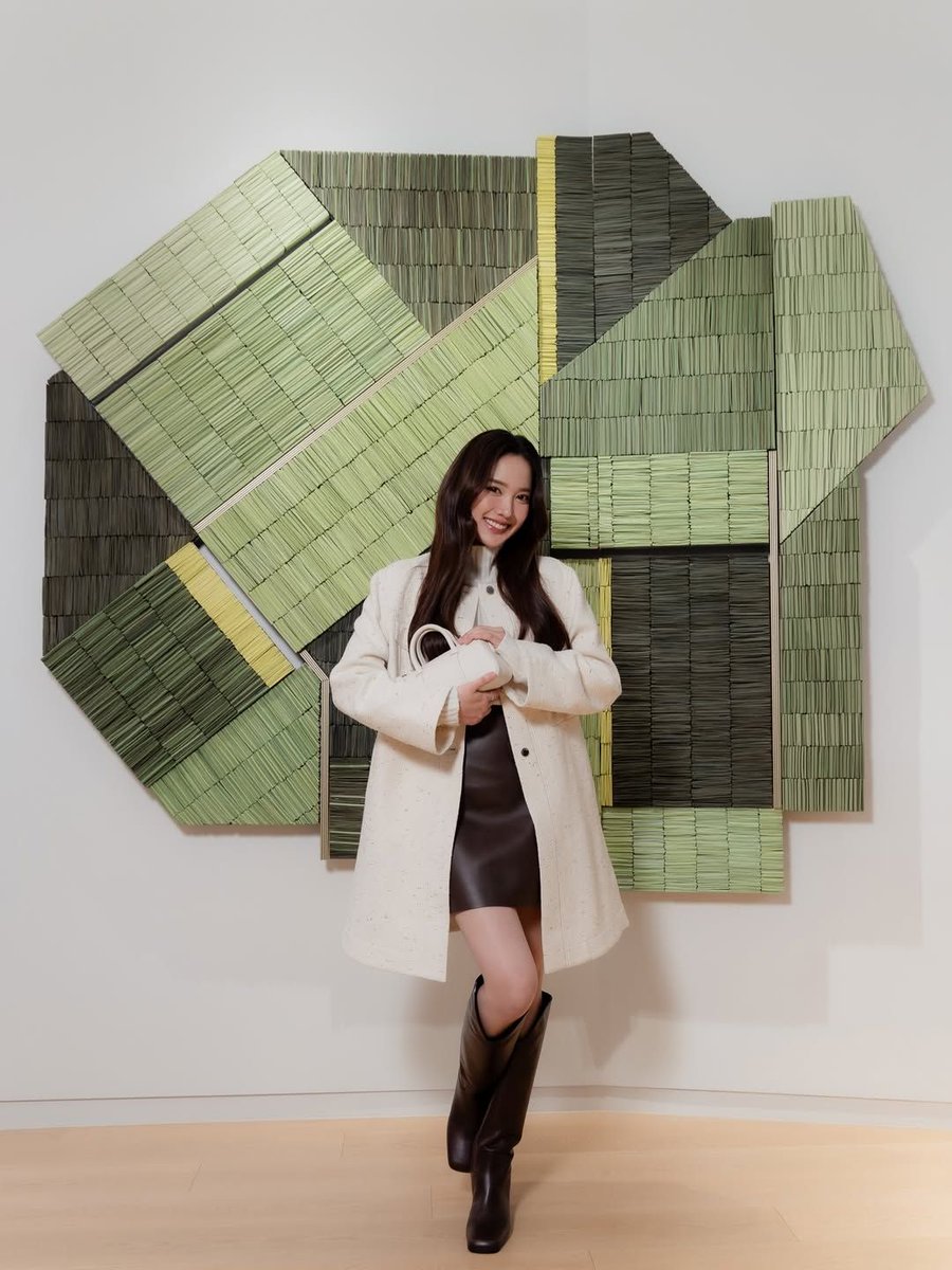 freenbeckfc's tweet image. Celebrating the sparkling season with LongChamp 👜⛸️❄️

SAROCHA JOIN LONGCHAMP SS26
#LongChampSS26xFreen
#srchafreen  #FreenSarocha