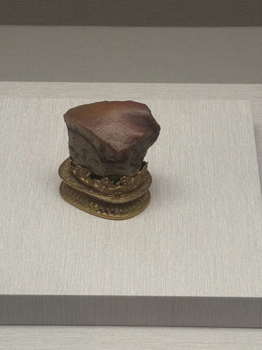 故宮博物院名品まとめて12点　精巧複製中国書画　専用桐箪笥・風鎮付き 故宮博物院名品まとめて12点 精巧複製中国書画 専用桐箪笥・風鎮付き